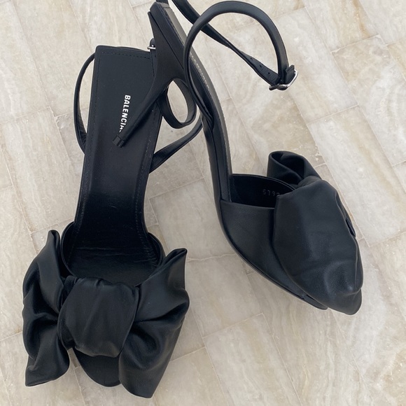 BALENCIAGA fabulously square knife bow heels, size 37 - Picture 2 of 11